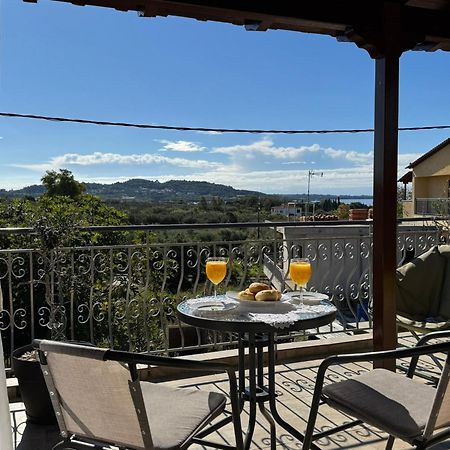Taki'S Attic Apartment Agios Ilias  ภายนอก รูปภาพ