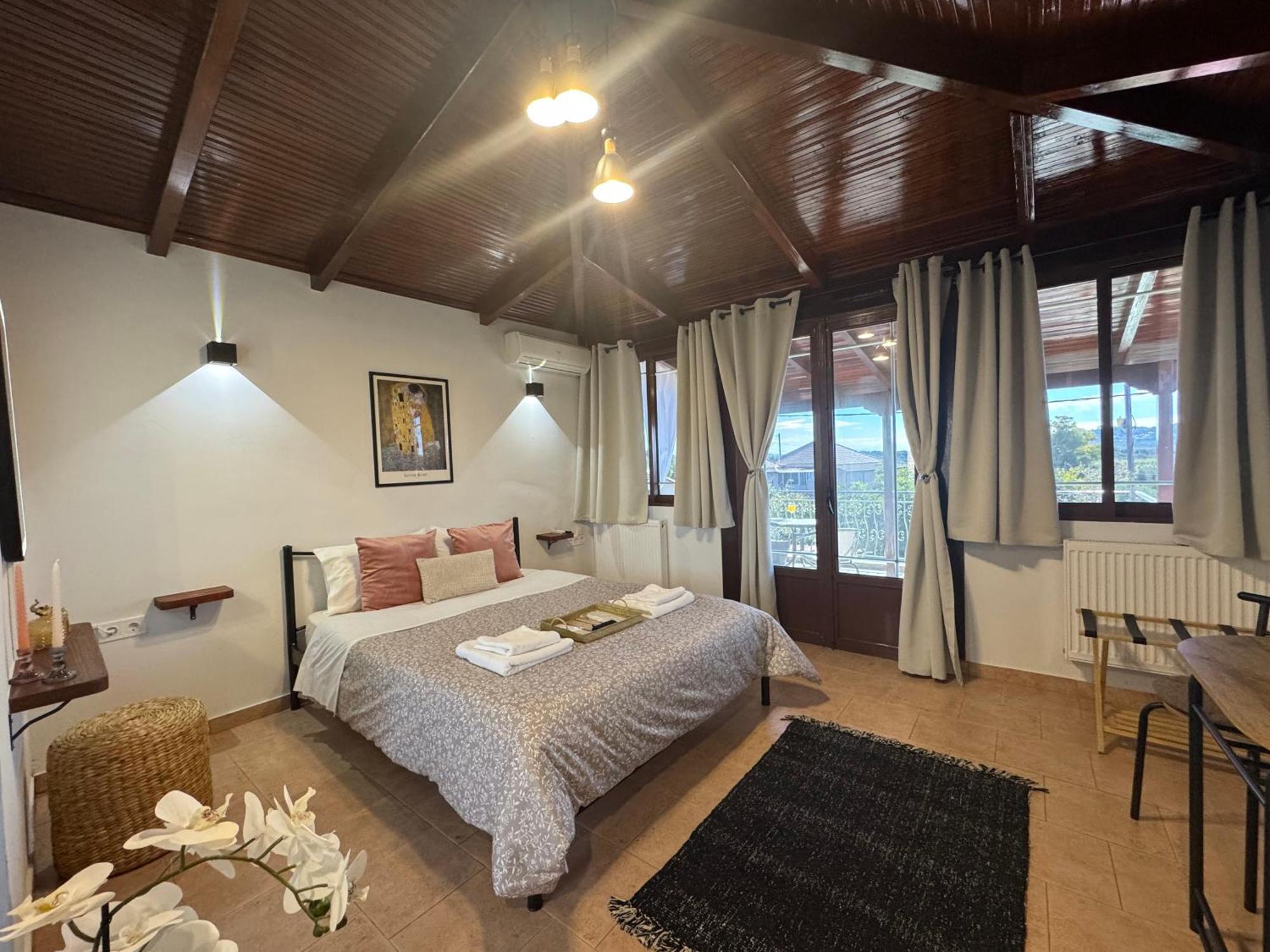 Taki'S Attic Apartment Agios Ilias  ภายนอก รูปภาพ
