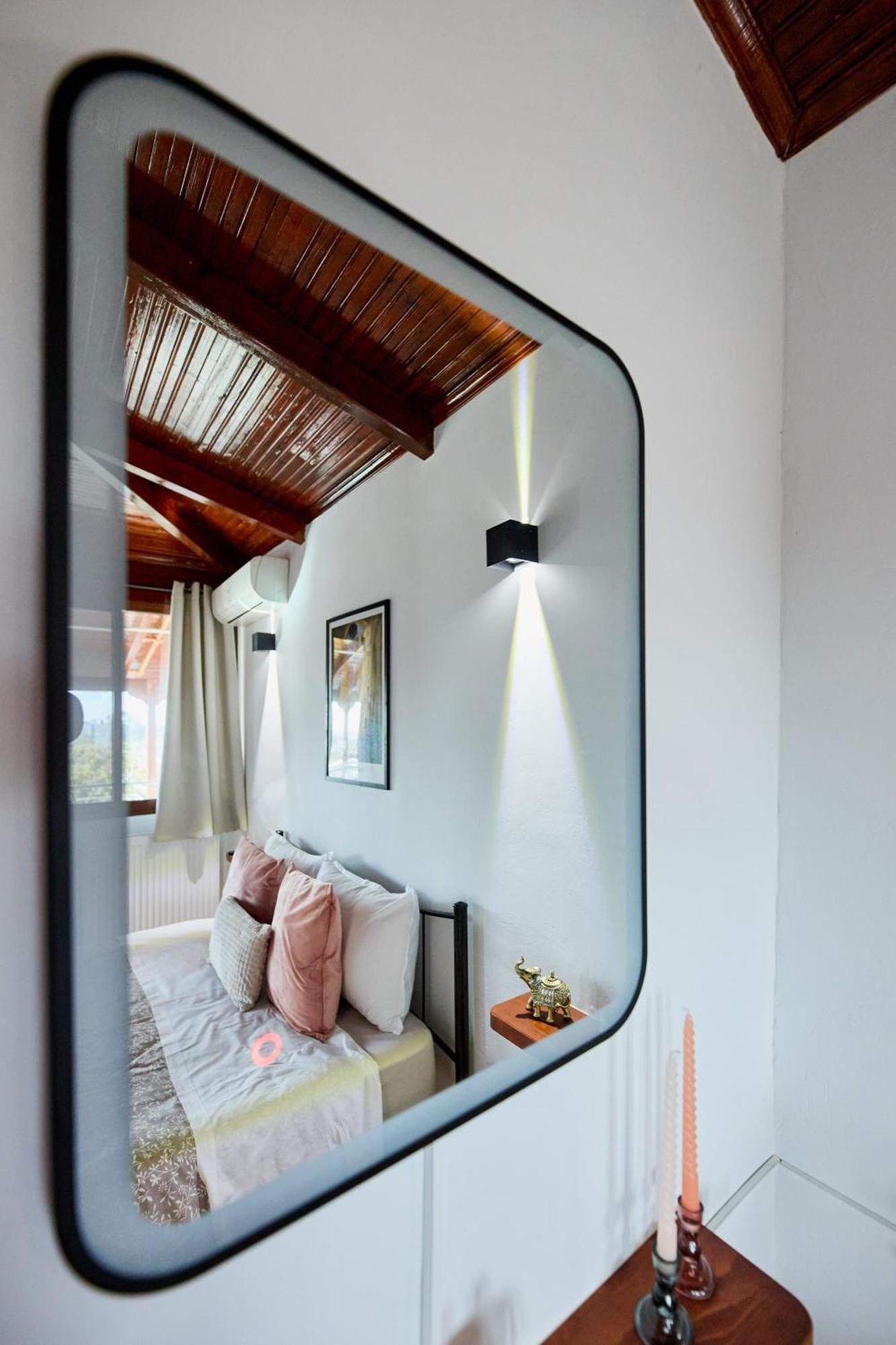 Taki'S Attic Apartment Agios Ilias  ภายนอก รูปภาพ